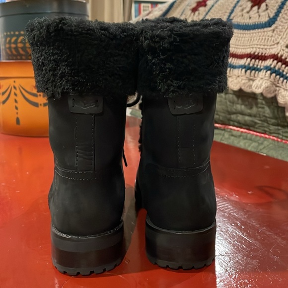 Ugg shearling black boots - Picture 4 of 5